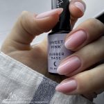 ARTY NAILS SWEET PINK RUBBER BASE 30 ml (Hema, Di-Hema, TPO free) - gradivna baza 4 arty-nails-rubber-base-sweet-pink-hand