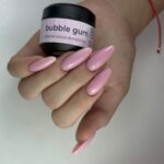 arty_nails_bubble_gum_hands