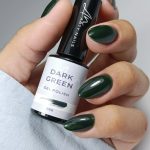 trajni_lak_dark_green_hand3