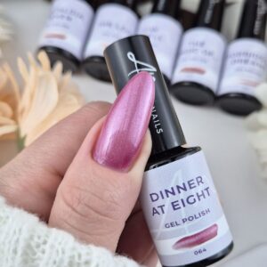 Naslovna 27 064 DINNER AT EIGHT